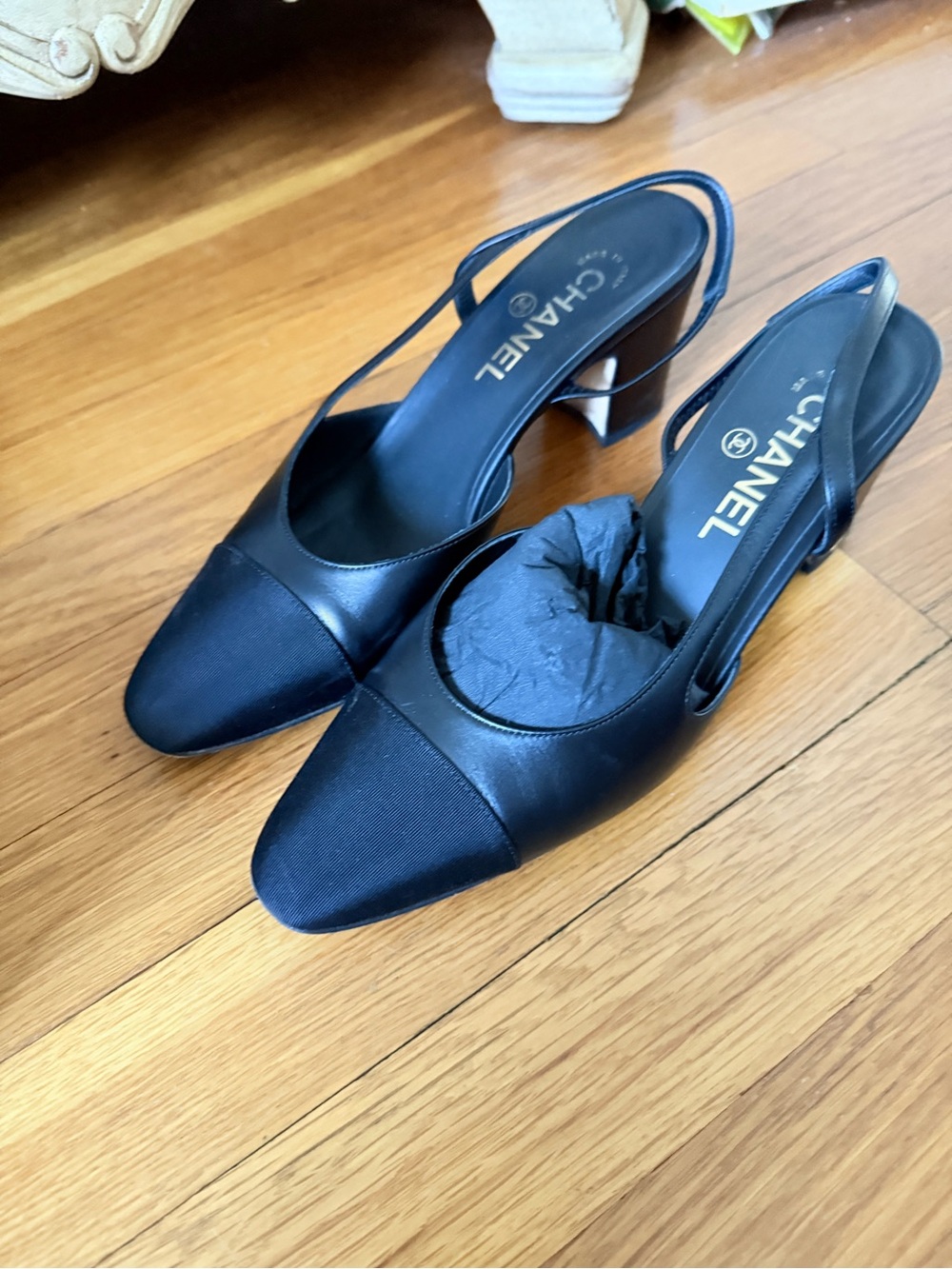 CHANEL Black Slingback Pumps - Leather and grosgrain toe size 39 - Picture 5 of 7